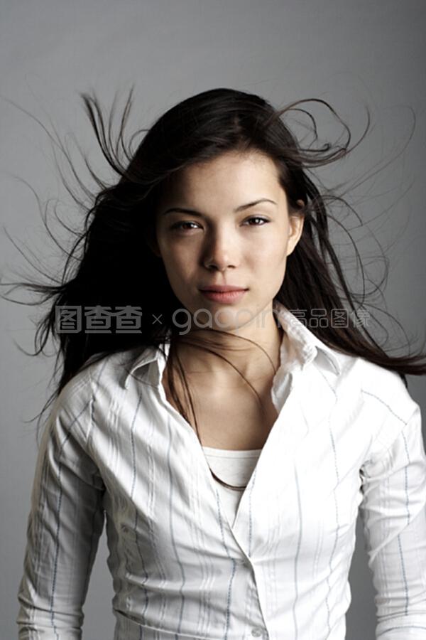 韩国女主播在线 弹壳与玫瑰